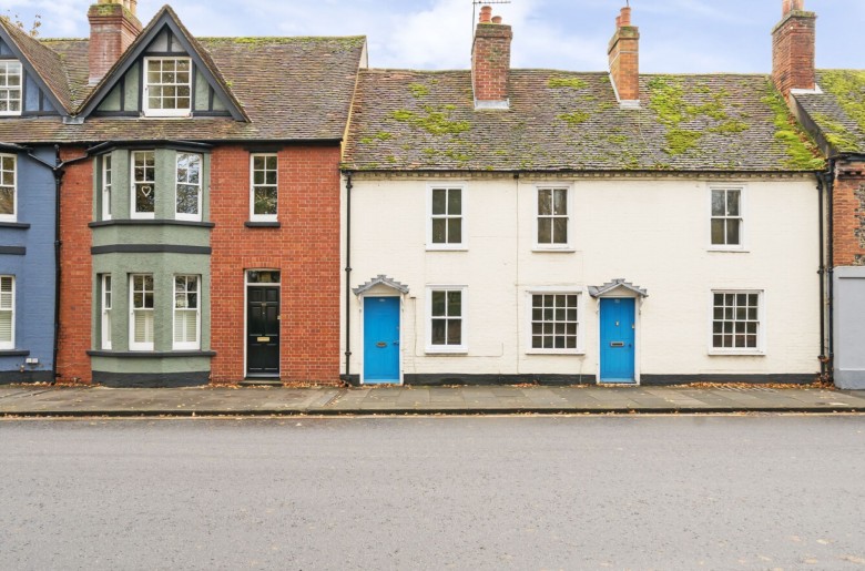 Click the photo for more details of St. Pancras, Chichester, PO19