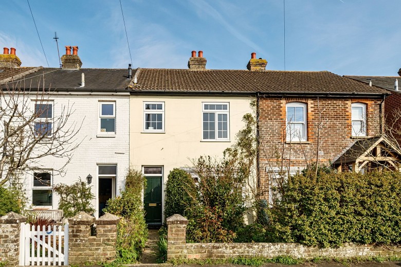 Click the photo for more details of Thorney Road, Emsworth, PO10