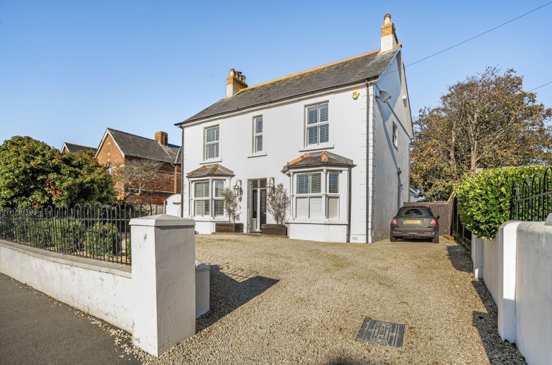 Click the photo for more details of East Street, Selsey, PO20