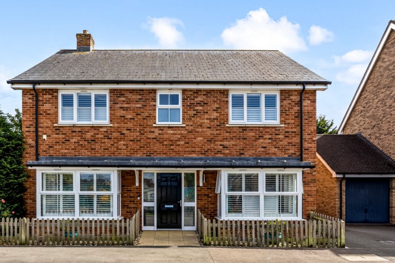 Click the photo for more details of Onslow Walk, Broadbridge Heath, RH12