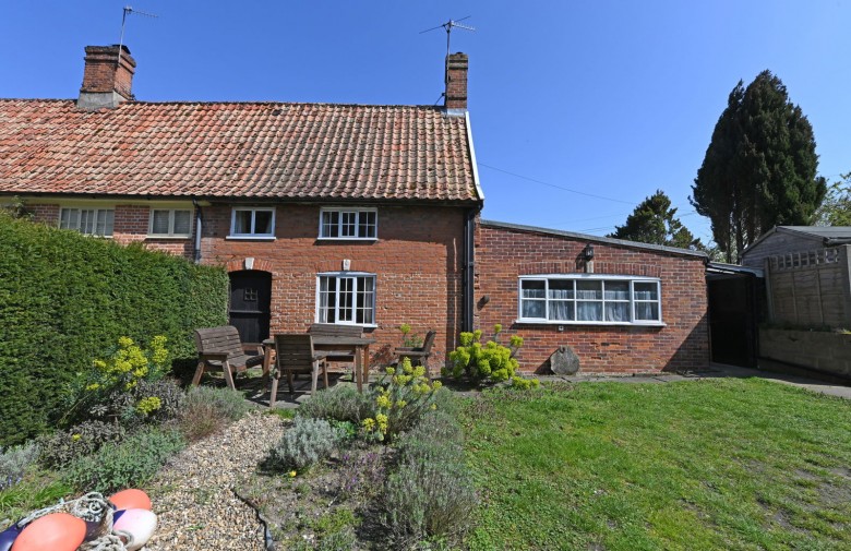 Click the photo for more details of Theberton, Nr Heritage Coast, Suffolk