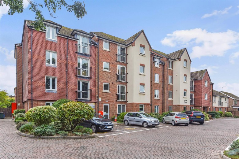 Click the photo for more details of Stockbridge Road, Chichester, PO19