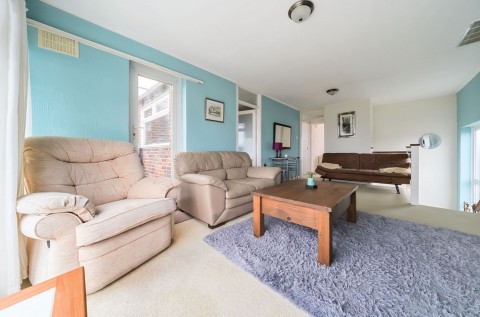 Click the photo for more details of Silverdale Close, Pagham, PO21