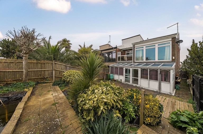 Images for Silverdale Close, Pagham, PO21