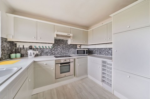 Click the photo for more details of Silverdale Close, Pagham, PO21
