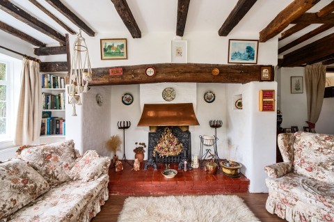 Click the photo for more details of Hilland Road, Billingshurst, RH14