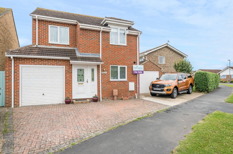Click the photo for more details of Malthouse Road, Selsey, PO20