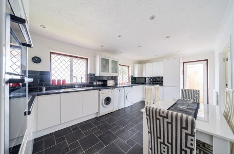 Click the photo for more details of Lodge Close, Middleton-On-Sea, PO22