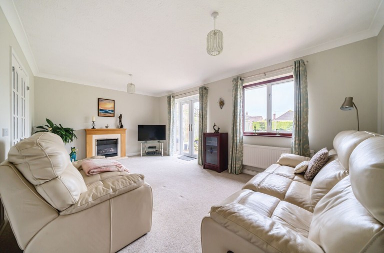 Images for Lodge Close, Middleton-On-Sea, PO22
