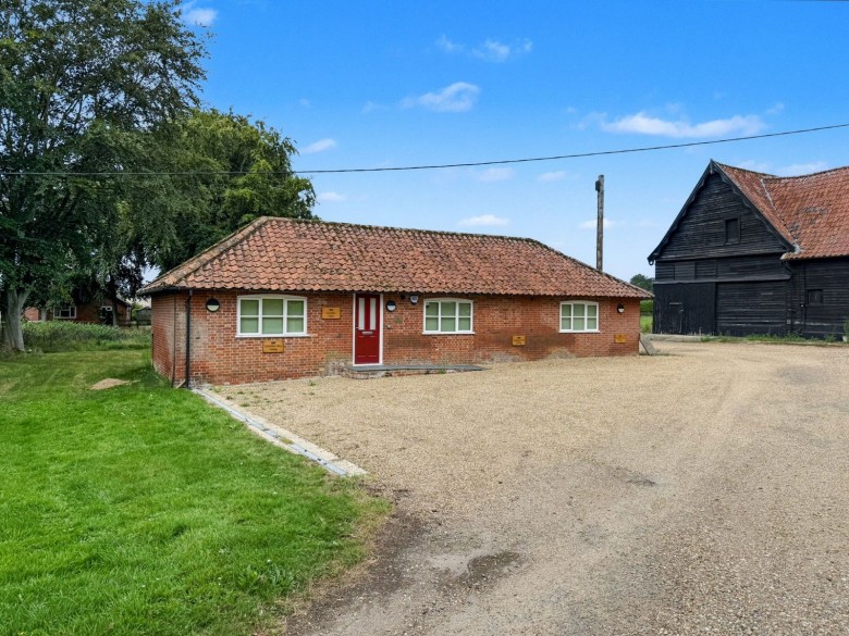 Click the photo for more details of Redenhall, Nr Harleston, Norfolk