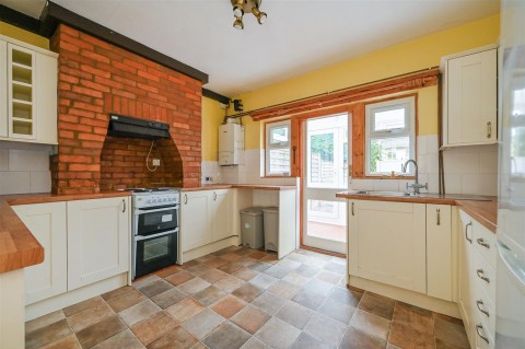 Click the photo for more details of Oving Road, Chichester, PO19