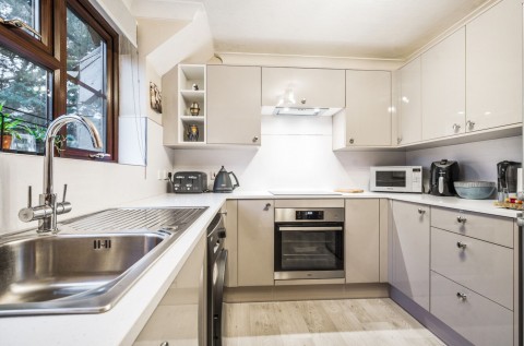 Click the photo for more details of Grenehurst Way, Petersfield, GU31