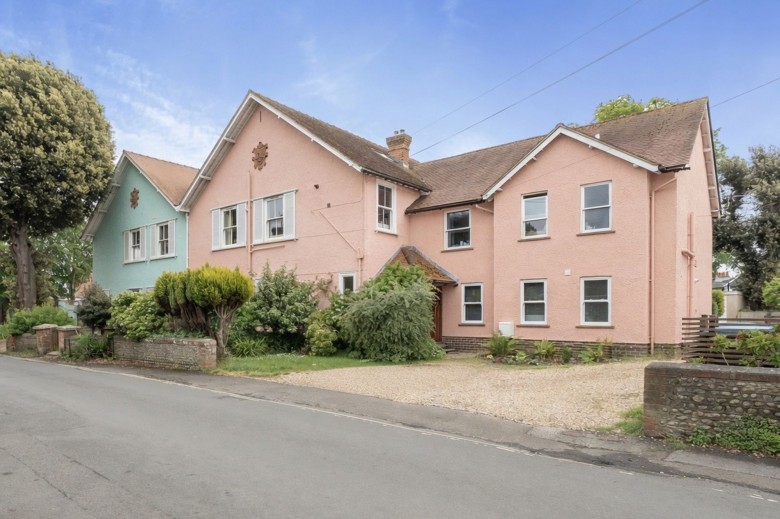 Click the photo for more details of 12 Limmer Lane, Felpham, PO22