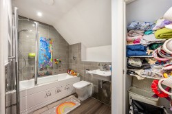 Images for Illett Way, Faygate, RH12