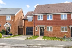 Images for Illett Way, Faygate, RH12