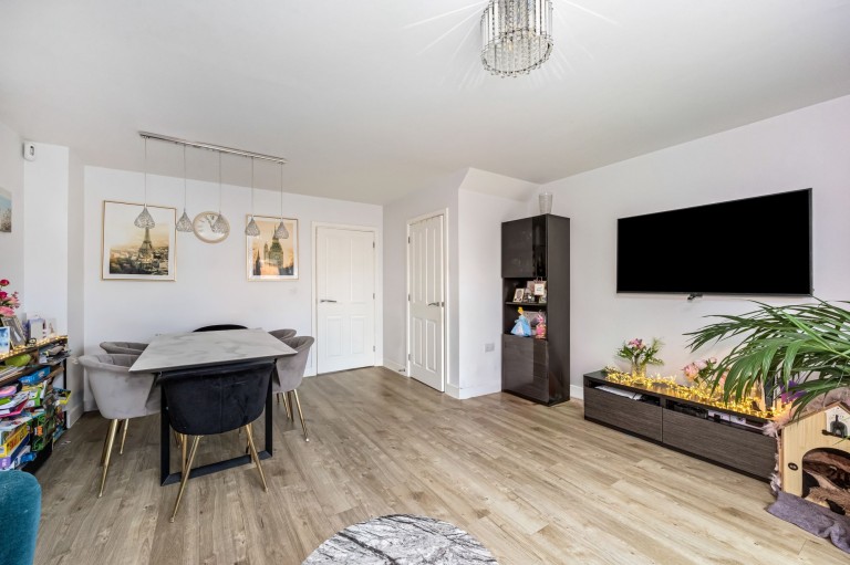 Images for Illett Way, Faygate, RH12