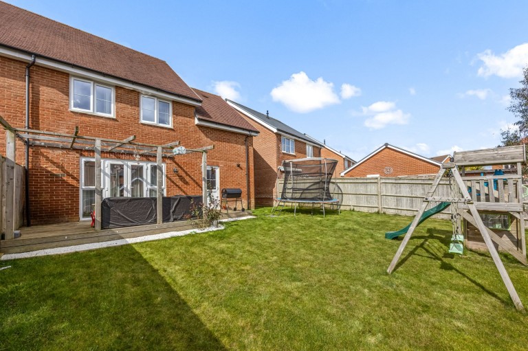 Images for Illett Way, Faygate, RH12