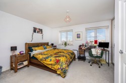 Images for Illett Way, Faygate, RH12