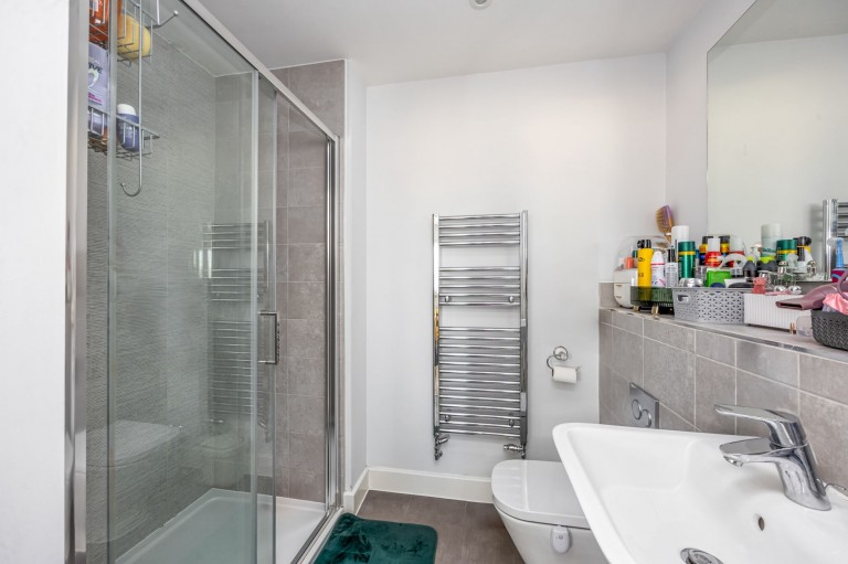 Images for Illett Way, Faygate, RH12