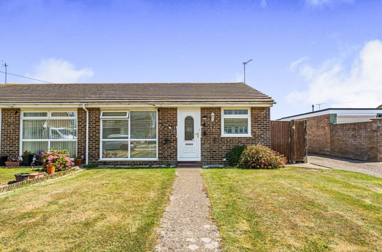 Click the photo for more details of Northfield, Selsey, PO20