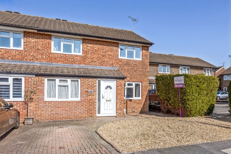 Click the photo for more details of Kestrel Close, Horsham, RH12