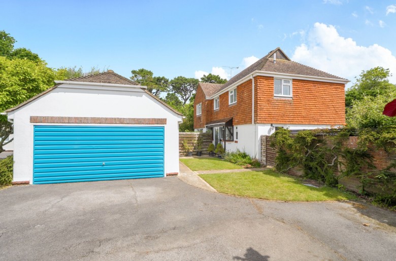 Click the photo for more details of Bradlond Close, Aldwick Felds, PO21
