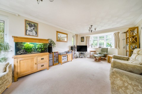 Click the photo for more details of Bradlond Close, Aldwick Felds, PO21