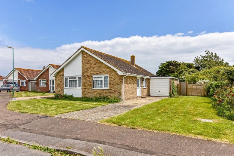 Click the photo for more details of Sandringham Close, Bracklesham Bay, PO20