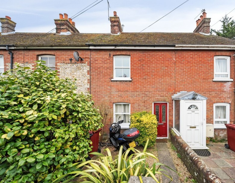 Click the photo for more details of St. James Road, Chichester, PO19