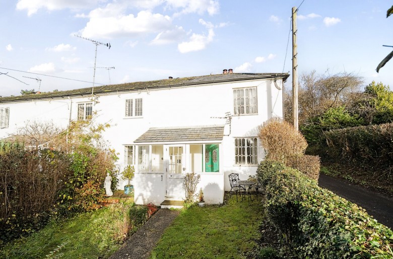 Click the photo for more details of Dean Lane End, Rowland's Castle, PO9