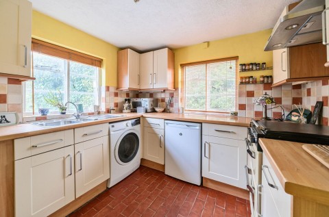 Click the photo for more details of Dean Lane End, Rowland's Castle, PO9