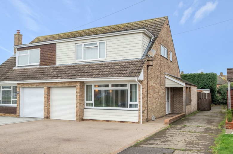 Click the photo for more details of Gloster Drive, Nyetimber, PO21