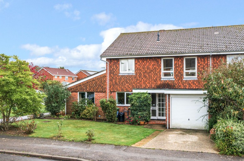 Click the photo for more details of Crundles, Petersfield, GU31