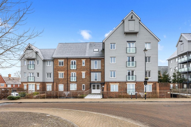 Click the photo for more details of The Boulevard, Horsham, RH12