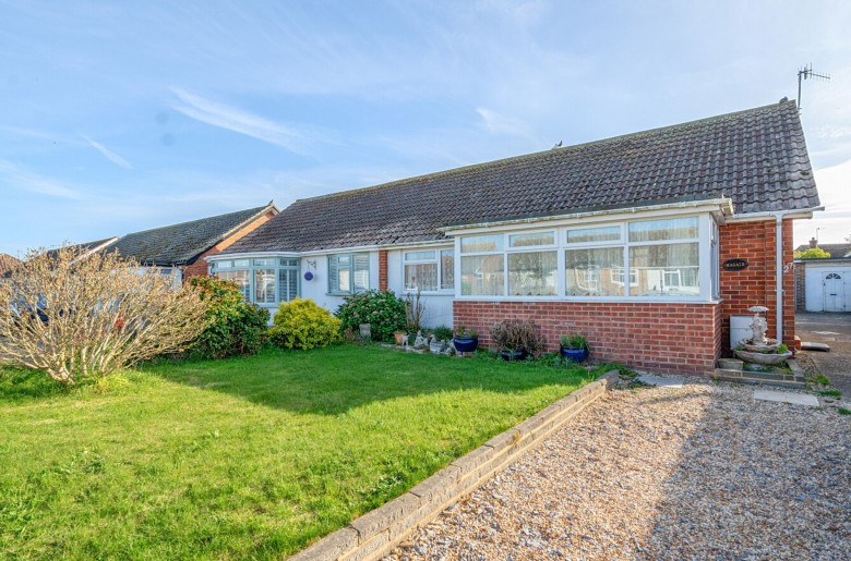 Click the photo for more details of Chichester Way, Selsey, PO20