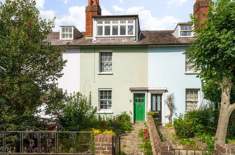 Click the photo for more details of Orchard Street, Chichester, PO19