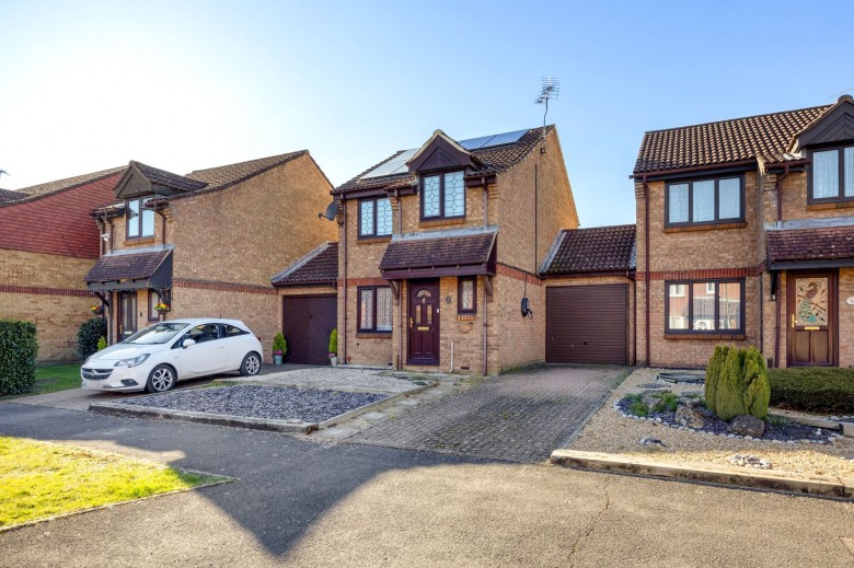 Click the photo for more details of Tanyard Close, Horsham, RH13