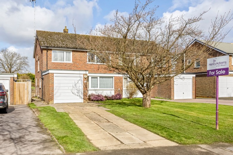 Click the photo for more details of St. Leonards Road, Horsham, RH13