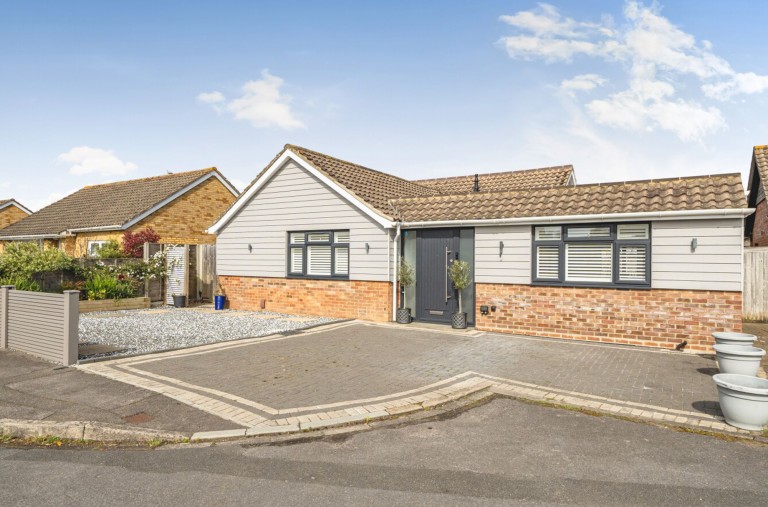 Images for Yeomans Acre, Aldwick, PO21
