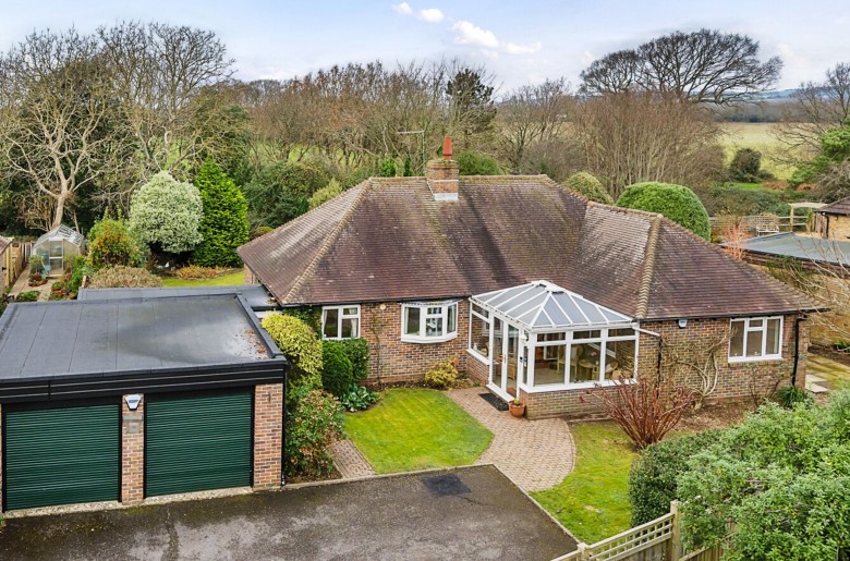 Click the photo for more details of Hunters Way, Chichester, PO19