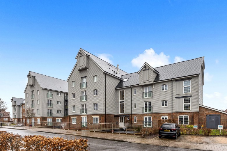Click the photo for more details of The Boulevard, Horsham, RH12