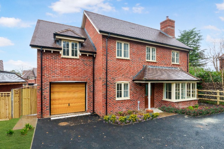 Images for 2 Constable Close, Fittleworth, RH20