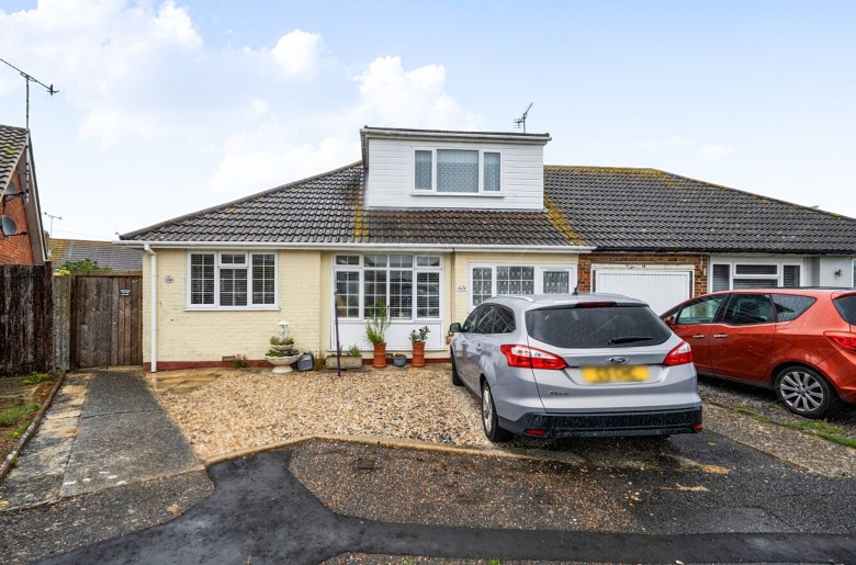 Click the photo for more details of Gill Way, Selsey, PO20