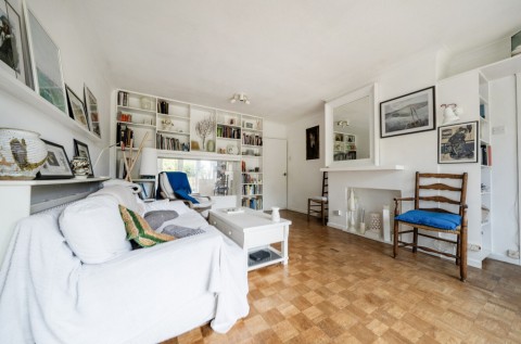 Click the photo for more details of Green Lane, Selsey, PO20