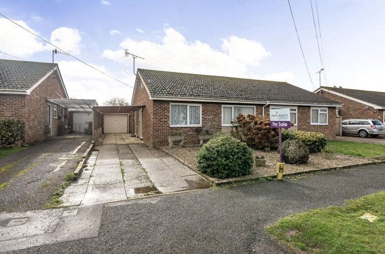 Click the photo for more details of Drift Road, Selsey, PO20
