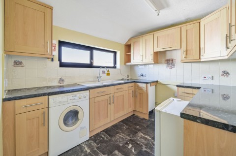 Click the photo for more details of Hillfield Road, Selsey, PO20