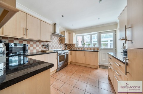 Click the photo for more details of South Road, Horndean, PO8