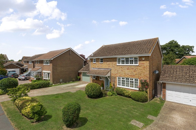Click the photo for more details of Hormare Crescent, Storrington, RH20