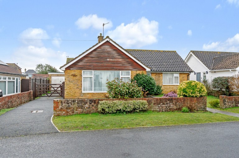 Images for Southdean Drive, Middleton-On-Sea, PO22