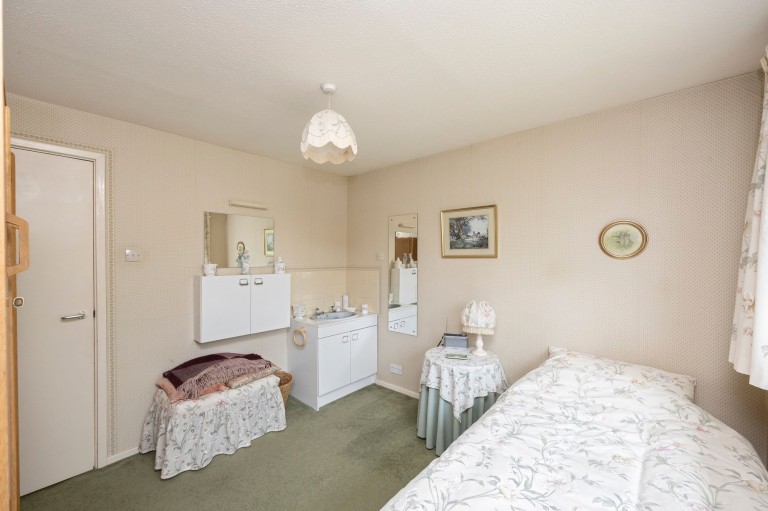 Images for Smithbarn, Horsham, RH13